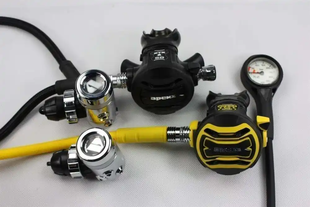 Apeks XTX 50, XTX50 DST-DS4 Kaltwasser Vorteilset Atemregler mit 2 ersten Stufen, Finimeter, neues Modell Bestseller