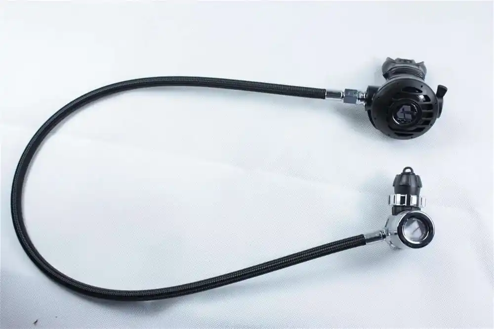 Apeks ATX 40 - DS 4 Stage Regler mit 1m Miflex Abverkauf
